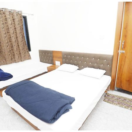 Premium Hotel Ujjain - G A R I M A - Near Mahakal Temple And Rivar - Railway Station - Hygiene & Spacious Room - With Wifi- And Parking Facilities - Best Hotel In Ujjain Eksteriør billede