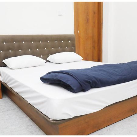 Premium Hotel Ujjain - G A R I M A - Near Mahakal Temple And Rivar - Railway Station - Hygiene & Spacious Room - With Wifi- And Parking Facilities - Best Hotel In Ujjain Eksteriør billede