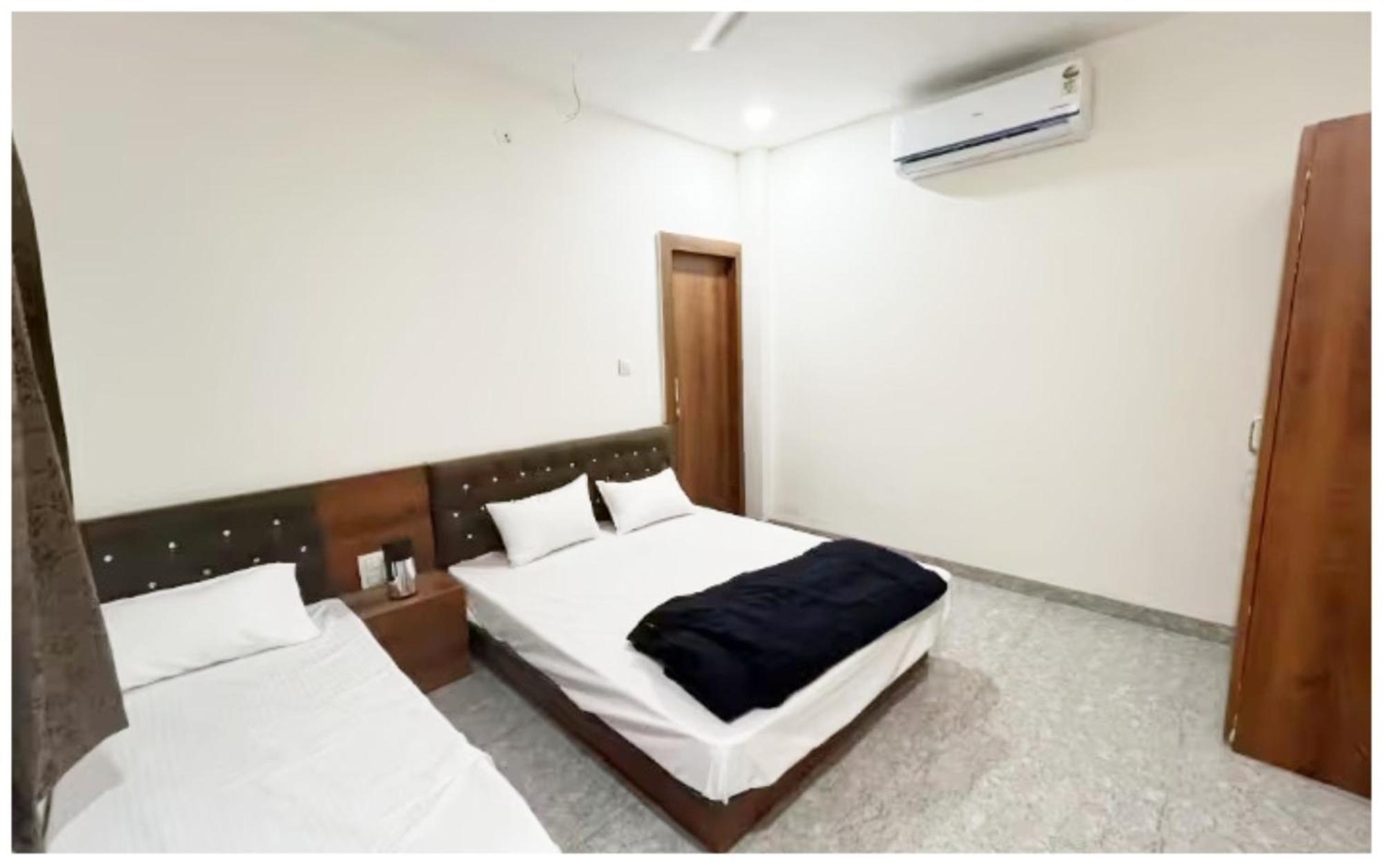 Premium Hotel Ujjain - G A R I M A - Near Mahakal Temple And Rivar - Railway Station - Hygiene & Spacious Room - With Wifi- And Parking Facilities - Best Hotel In Ujjain Eksteriør billede