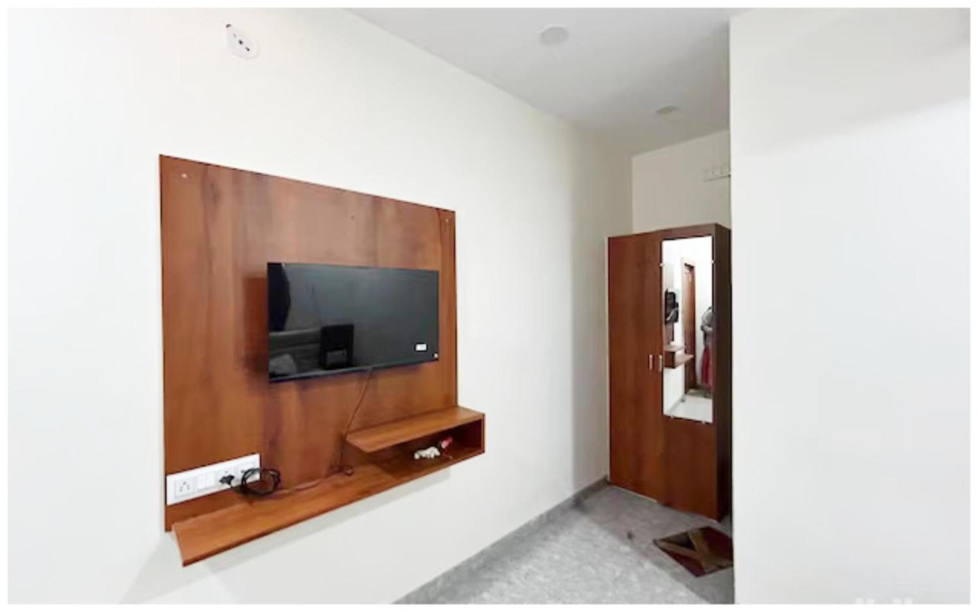 Premium Hotel Ujjain - G A R I M A - Near Mahakal Temple And Rivar - Railway Station - Hygiene & Spacious Room - With Wifi- And Parking Facilities - Best Hotel In Ujjain Eksteriør billede