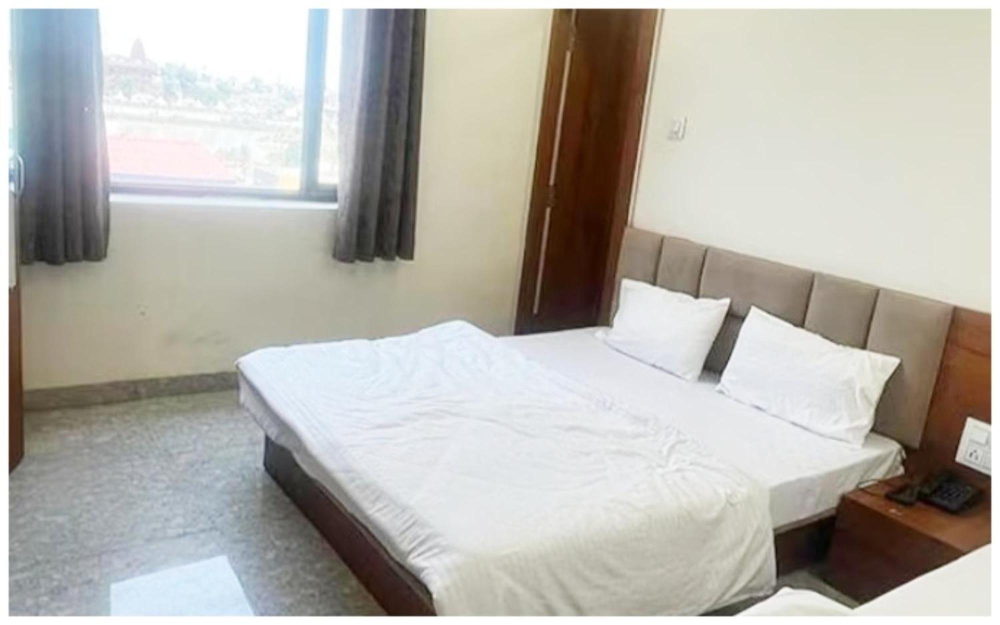 Premium Hotel Ujjain - G A R I M A - Near Mahakal Temple And Rivar - Railway Station - Hygiene & Spacious Room - With Wifi- And Parking Facilities - Best Hotel In Ujjain Eksteriør billede