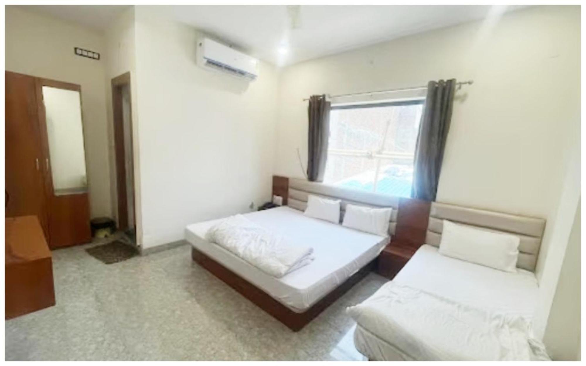 Premium Hotel Ujjain - G A R I M A - Near Mahakal Temple And Rivar - Railway Station - Hygiene & Spacious Room - With Wifi- And Parking Facilities - Best Hotel In Ujjain Eksteriør billede
